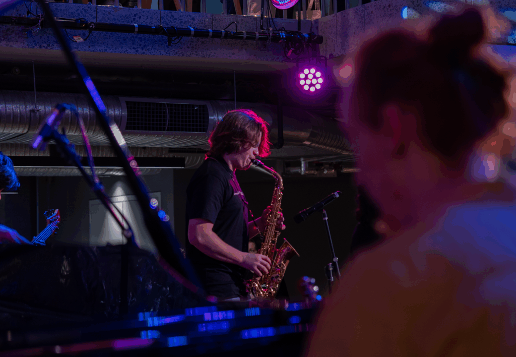 male-saxo-stage-sydney