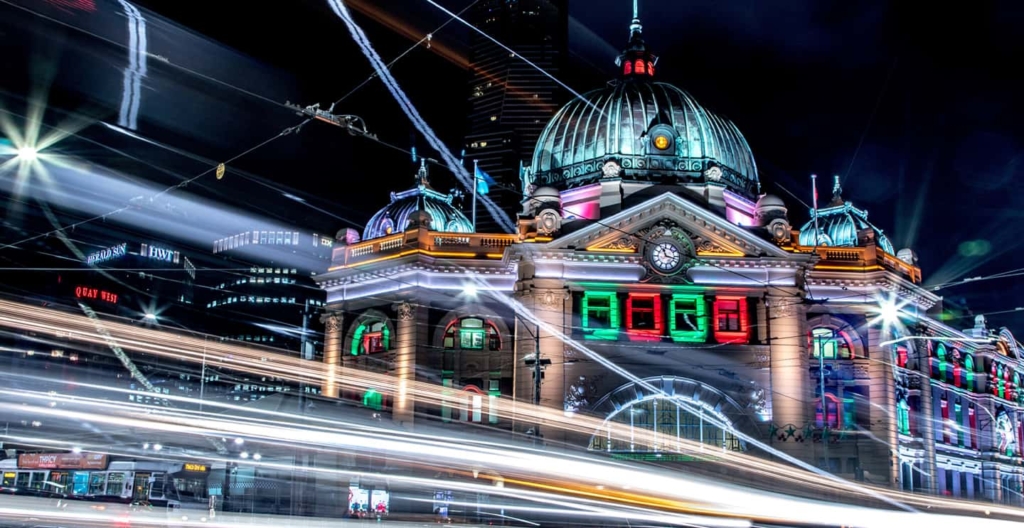 flinders street station in melbourne